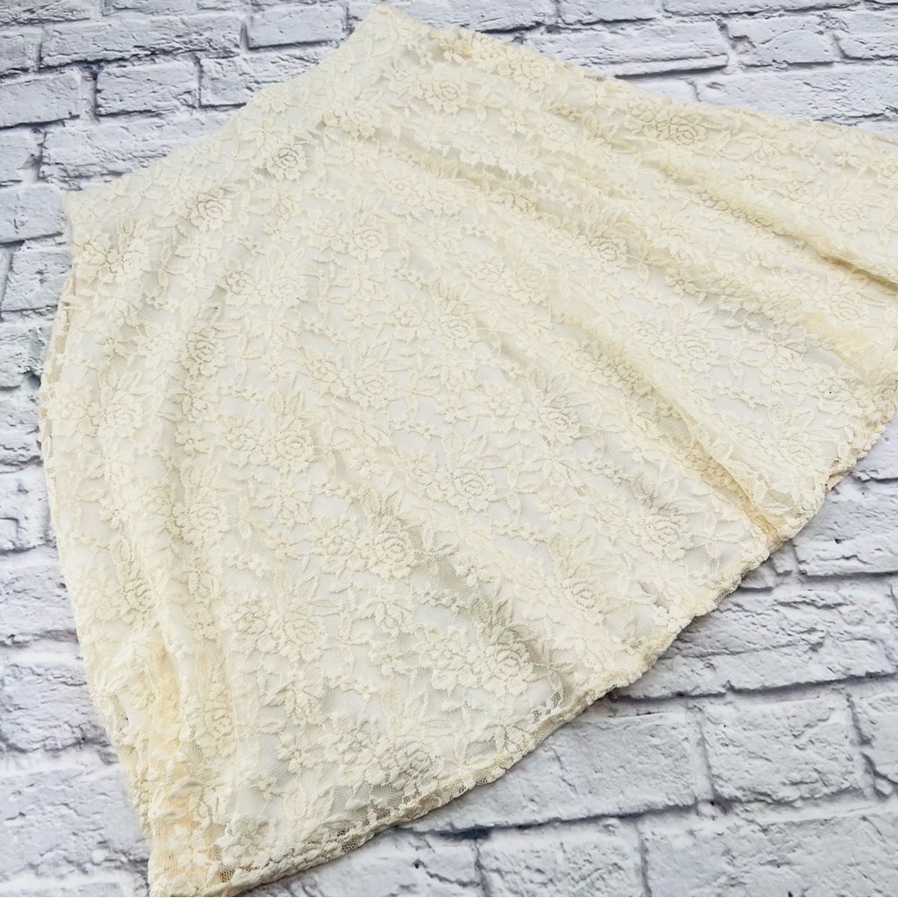American City Wear Cream Lace Mini Skirt Size Large Flare Romantic